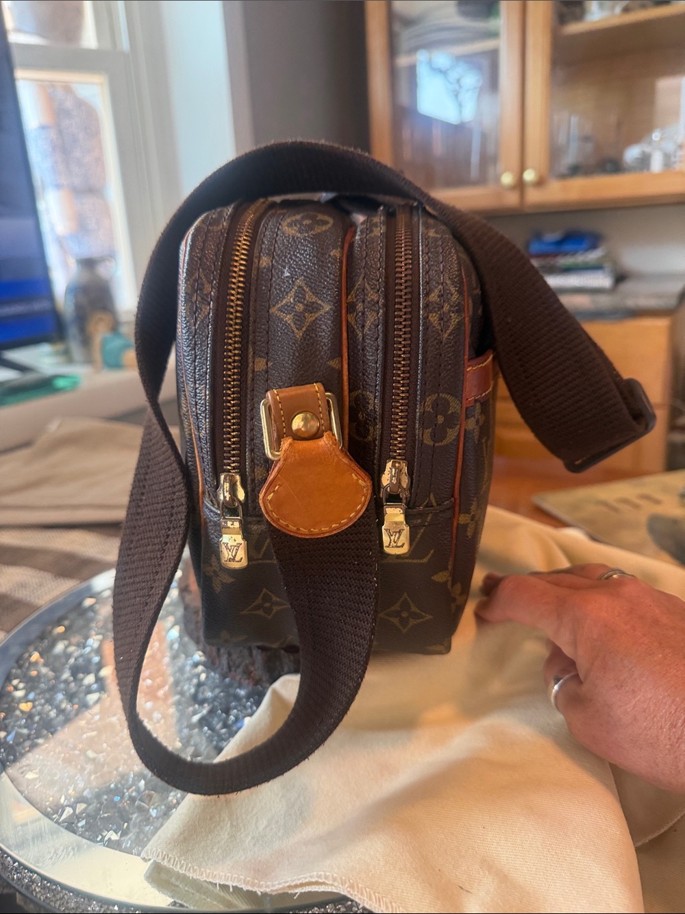 💯💯💯Louis Vuitton Monogram Reporter PM bag  with Dust bag (Charm not included ) - Picture 6 of 13